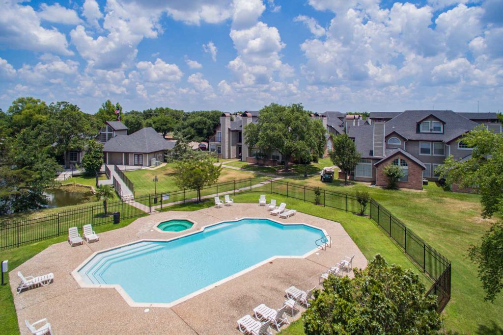 Walden Pond Apartments College Station, TX; near Texas A&M University; Pet friendly one and two bedroom apartment homes