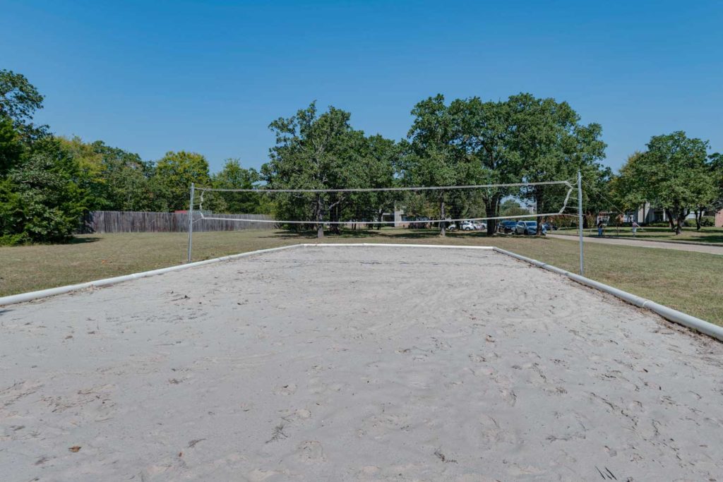 Walden Pond Apartments College Station, TX; near Texas A&M University; Pet friendly one and two bedroom apartment homes